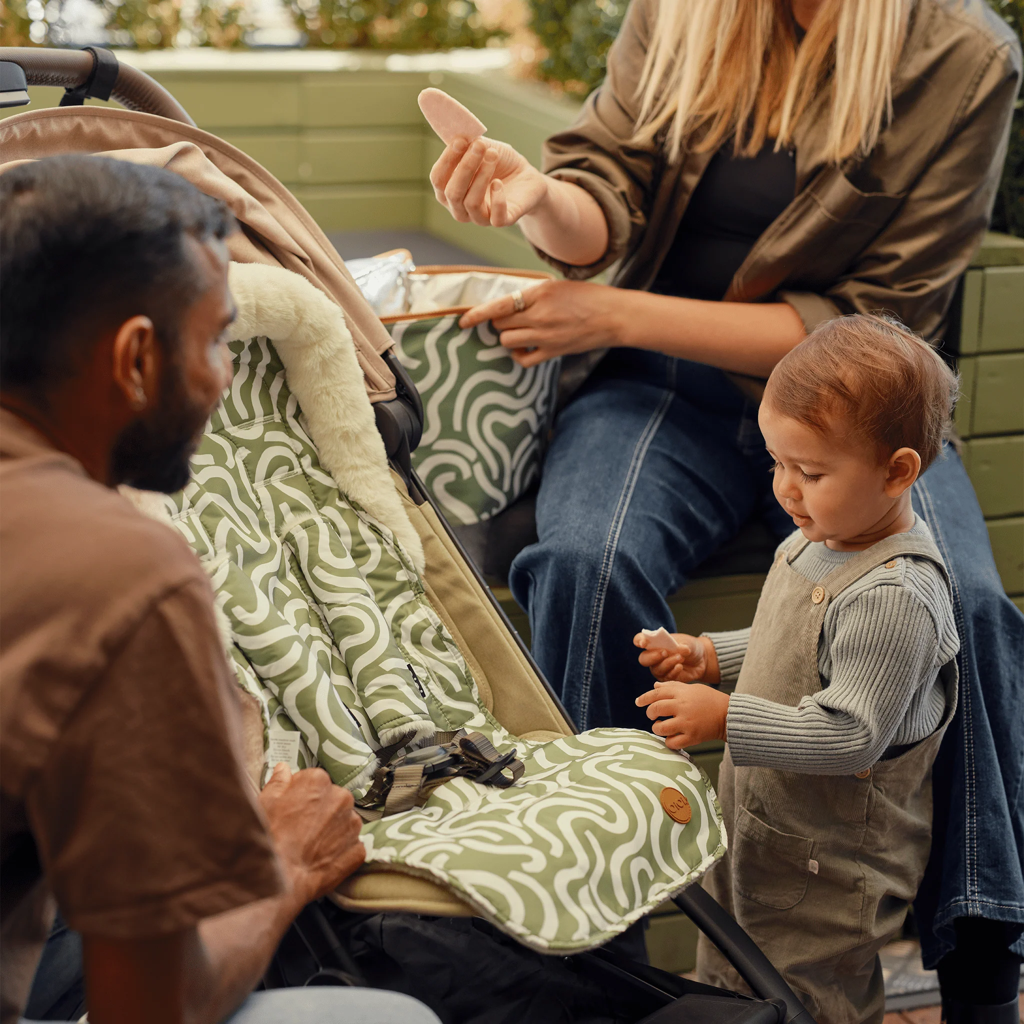 Reversible Pram Liner - Green Squiggle/Faux Fur - Image 3